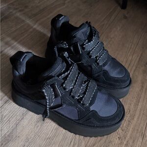 UGG astromel black, no box